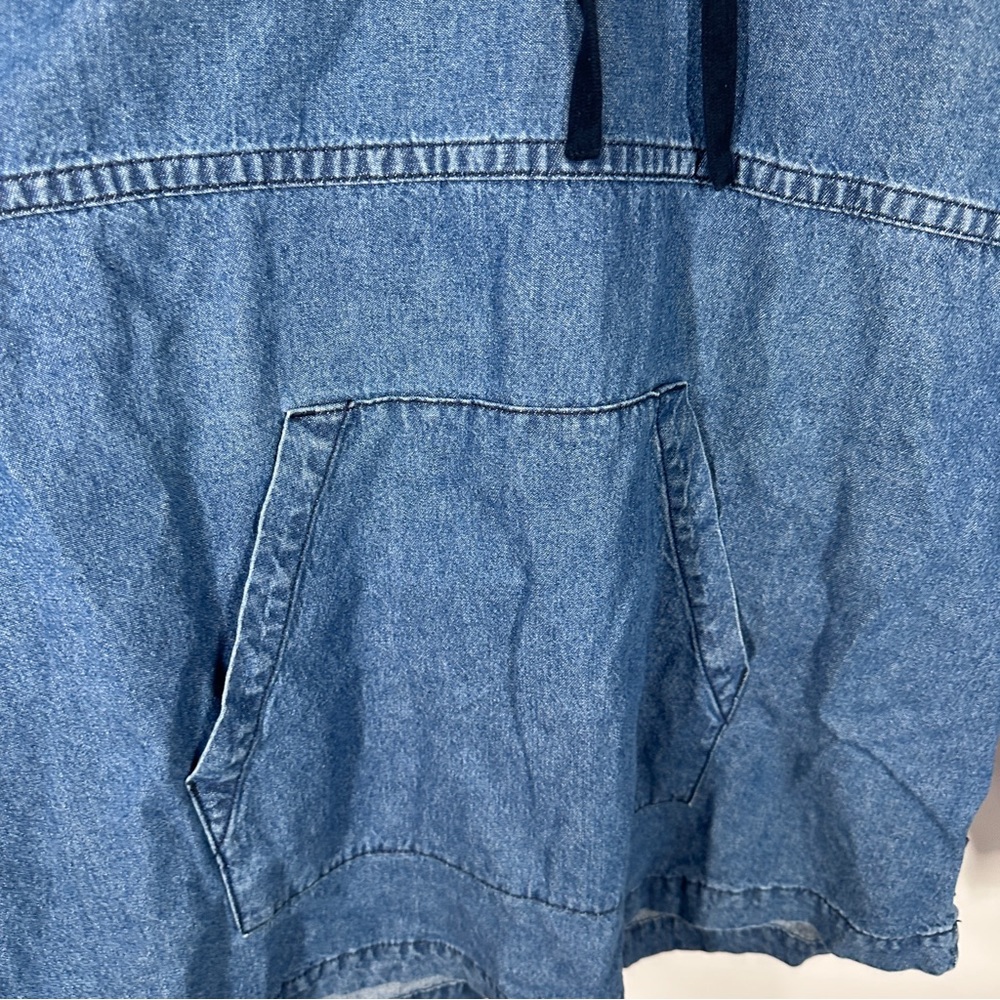 Walt Disney World Denim Spirit Jersey Pullover Size Large Blue Hooded Pocket - Picture 3 of 6